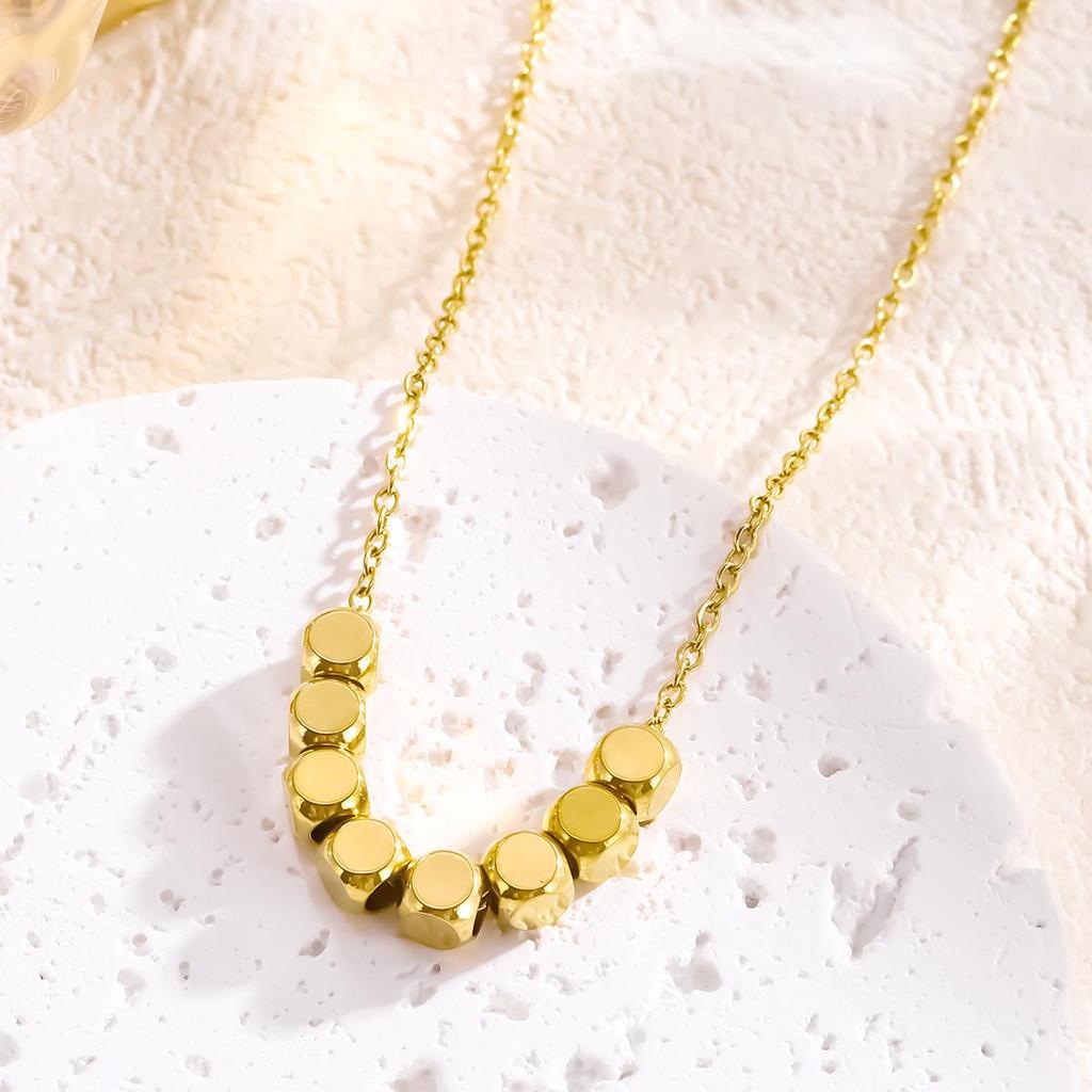 Luxurious Titanium Steel Sugar Necklace Set: Trendy High-End Clavicle Chain with Crushed Silver for Women