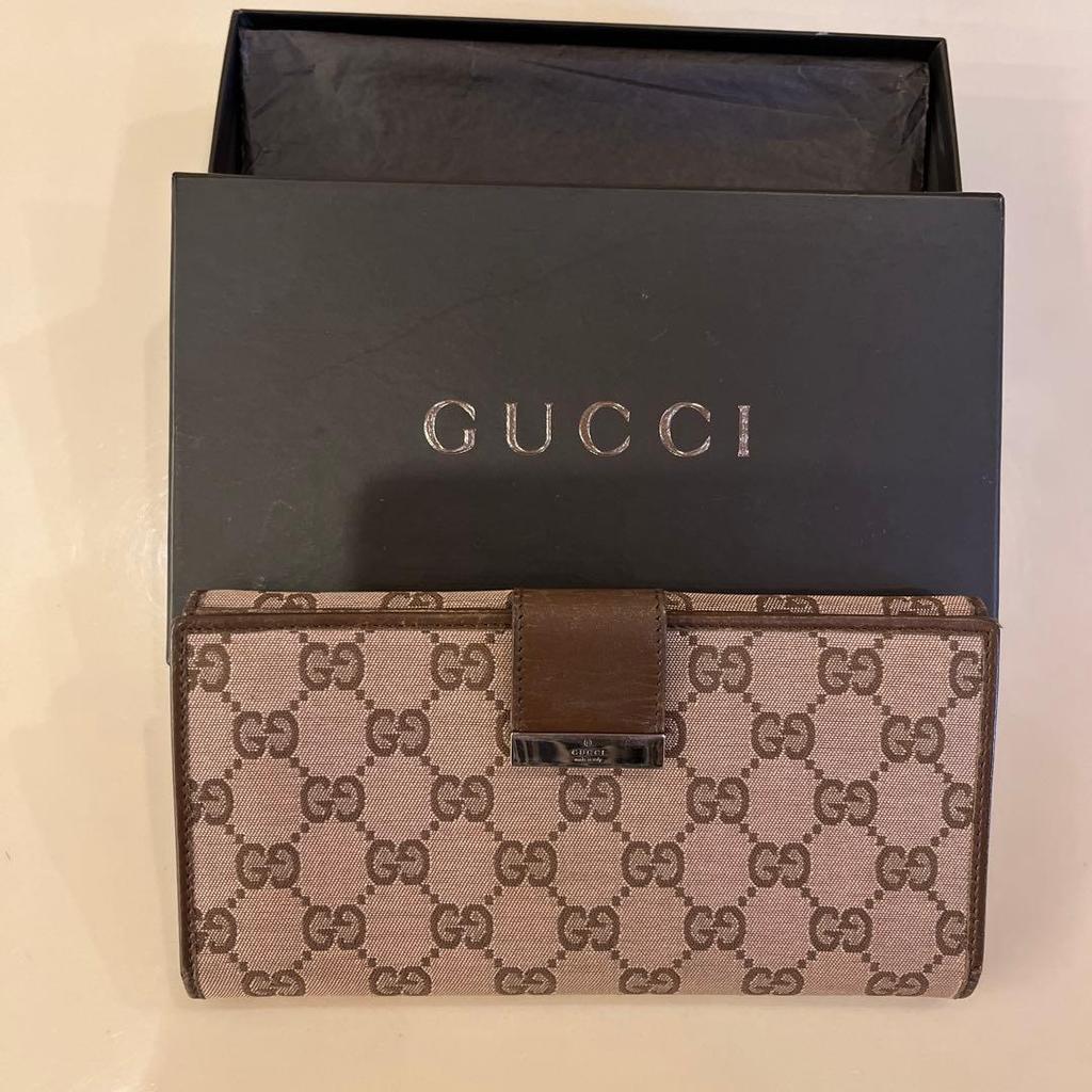 Used Beautiful condition, popular classic GUCCI GG canvas bi-fold long wallet