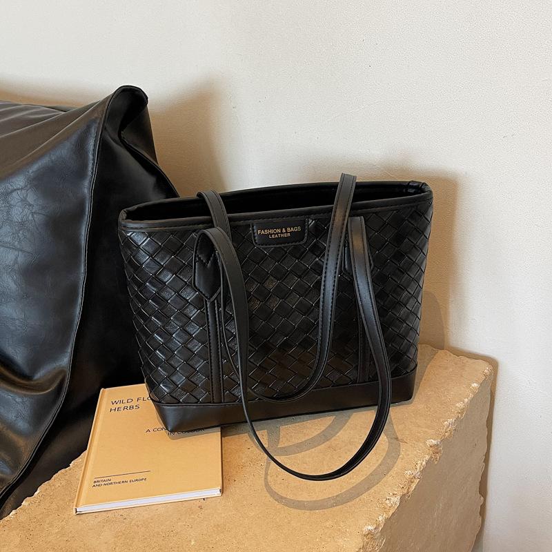 Damentasche mit großem Fassungsvermögen Neue vielseitige Tragetasche Mode Schulter- Pendlertasche