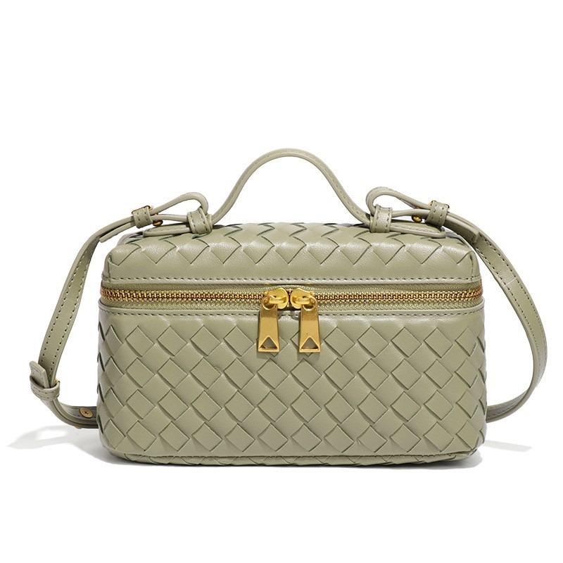 Hand-woven New One-shoulder Fashion Lunch Box Bag, Practical and Trendy Portable Oblique Span Box Bag
