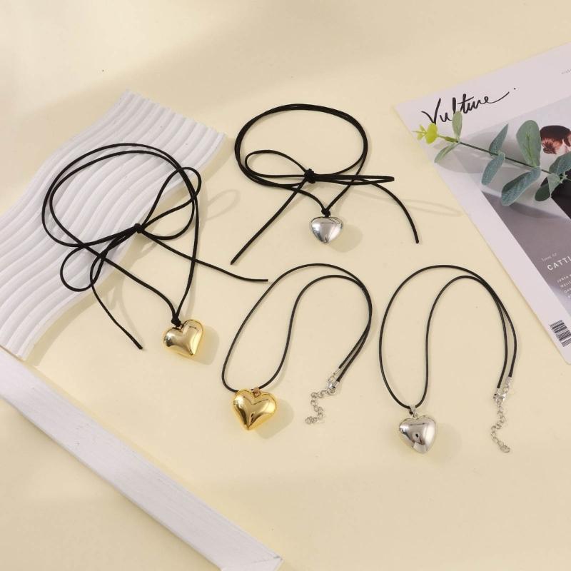 Chunky-Heart Choker Necklace Big Heart Pendant Tie-up Choker Necklace Adjustable Chain for Women Teen Girls Y2K Jewelry