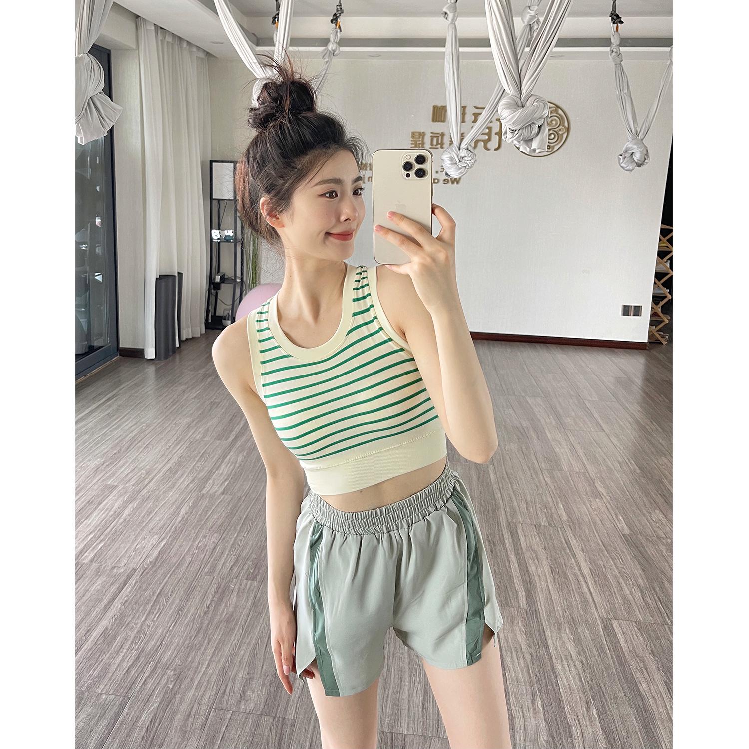 

Женская быстросохнущая полосатая майка для йоги - Дышащая, влагоотводящая фитнес-одежда L