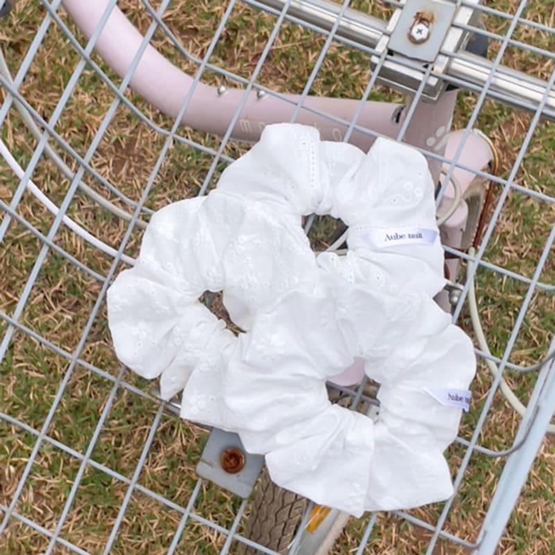 Aube Nuit Lace Hair Scrunchie _Garden series_Cottage Garden