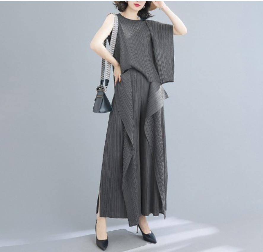 2025 Stylish Miyake Pleated Slimming Irregular Fashion Pants