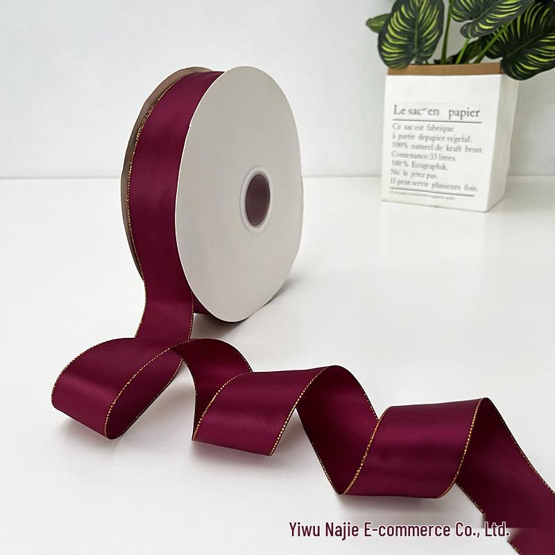 Burgunderfarbenes doppelseitiges Polyesterband mit Goldkante - 2cm, 2,5cm oder 4cm Rolle für DIY und Geschenkverpackung.