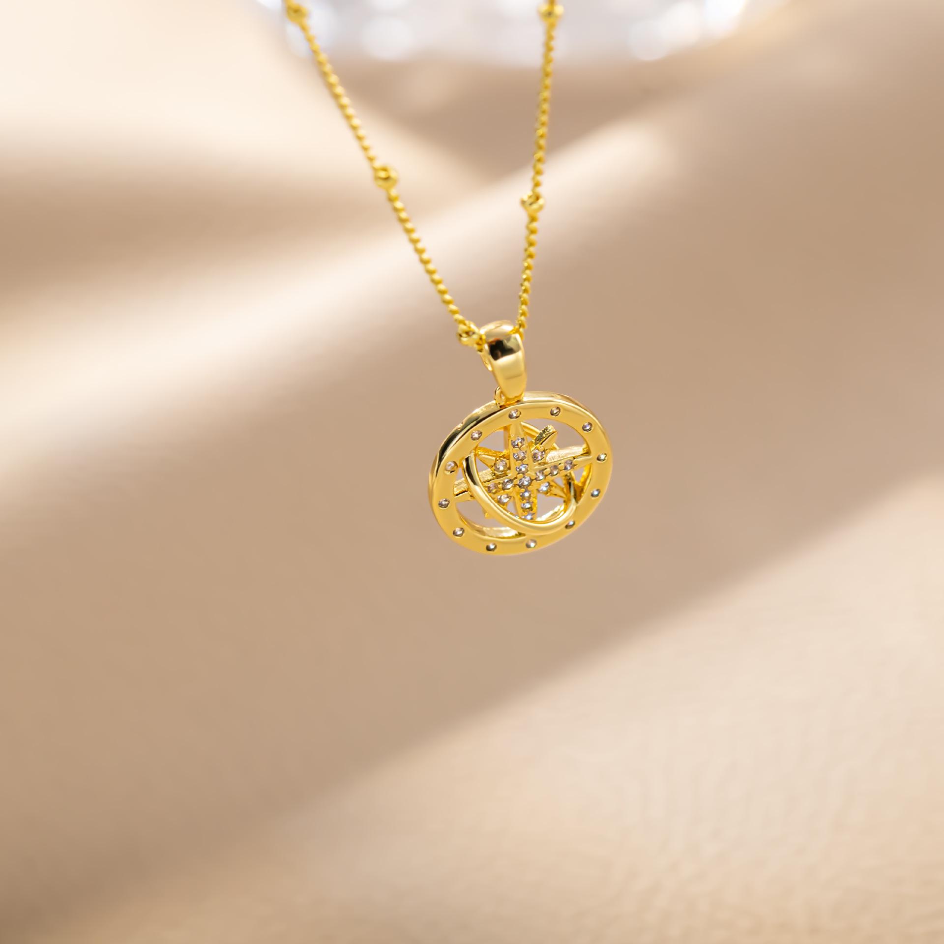 Sleek Stainless Steel Compass Star Pendant Necklace золотой
