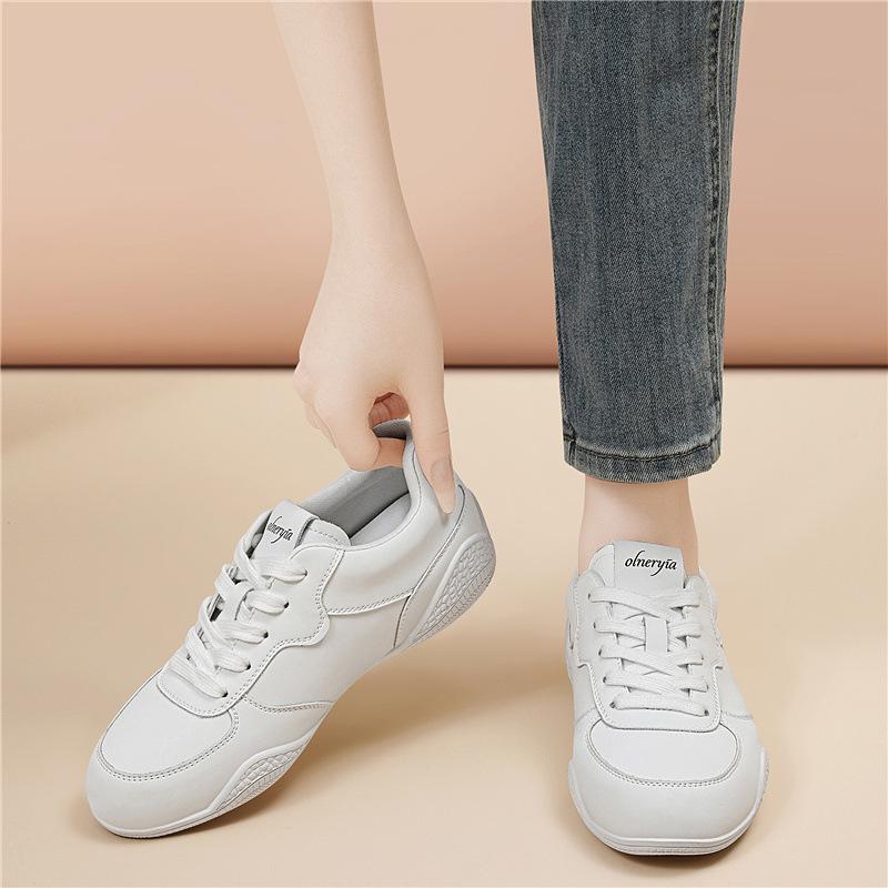 

Little white shoes are comfortable and breathable, casual soft-soled dad shoes for women s new flat-bottomed and versatile daily outer sports shoes 40