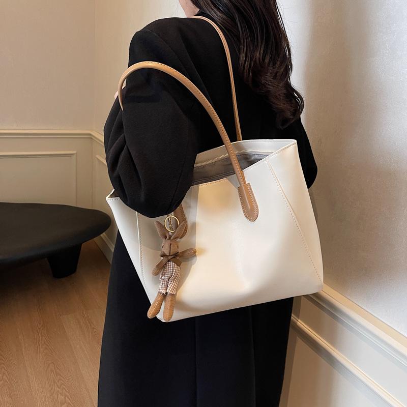 Large Capacity Bag Women's Autumn Simplicity 2025 New Fashion Casual Shoulder Bag Retro Leather Commuter Tote Bag