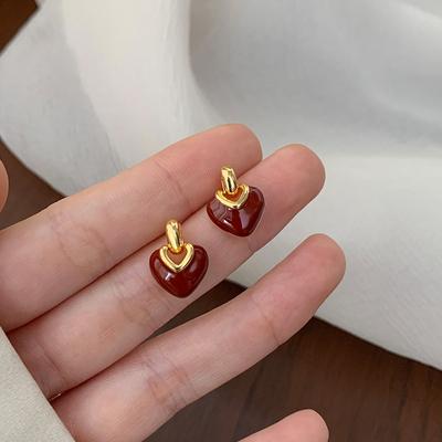 Kolczyki Drip Glazed Heart dla kobiet Niche Design Wykwintny temperament Uniwersalne kolczyki Biżuteria