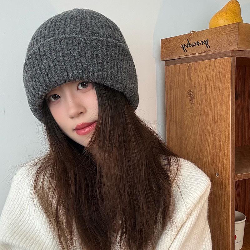Wollmütze im koreanischen Stil: Warme, einfarbige Strickmütze mit Ohrenschutz für Frauen mit größerem Kopfumfang