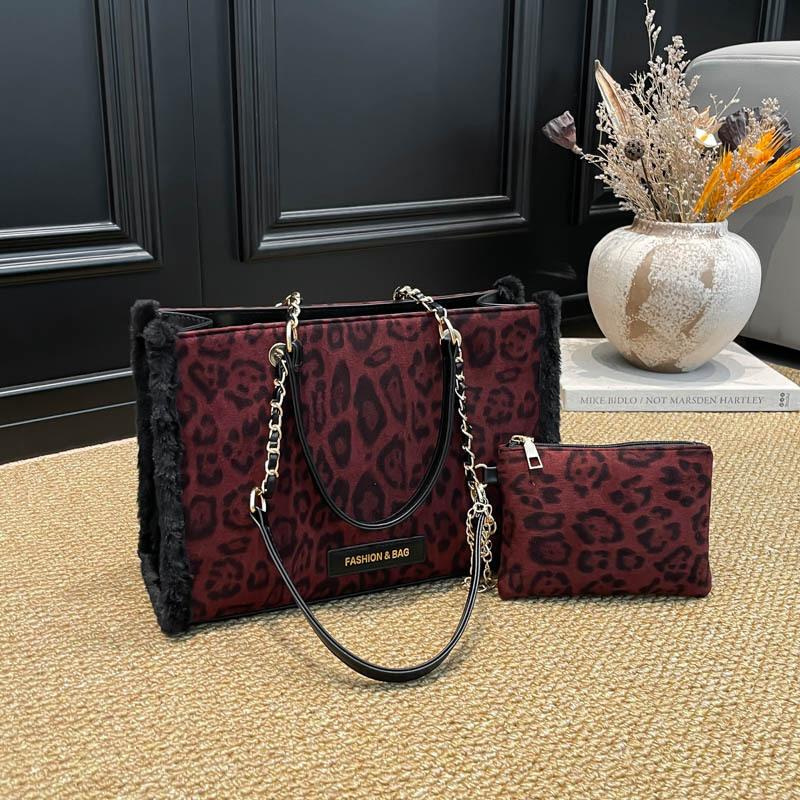 

Leopard print tote bag women s 2025 autumn new fashion simple chain shoulder messenger bag personalized commuter bag красный