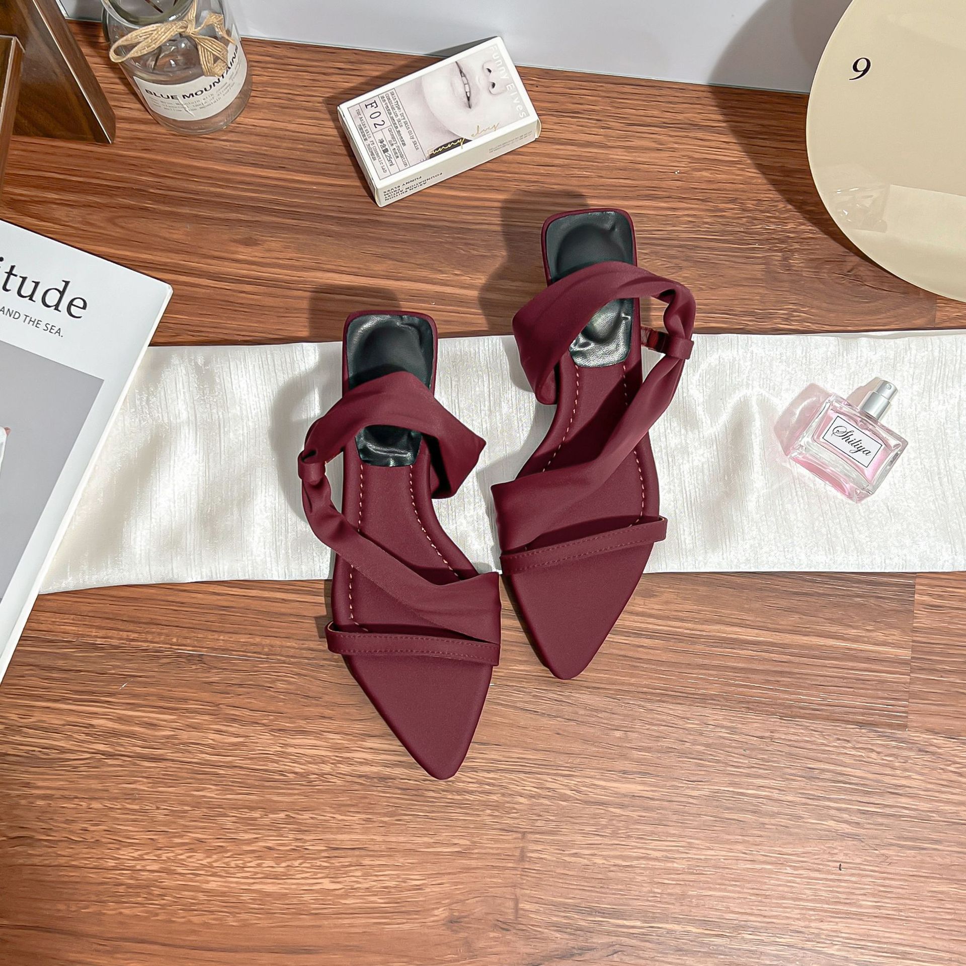 

Summer new high-heeled sandals women s not tired feet pointed women s shoes 2025 new niche strap sandals daily versatile 35
