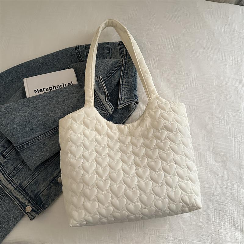 

Winter new bag cloud fold large bag women s leisure personality lightweight large capacity tote bag commuter messenger bag белый