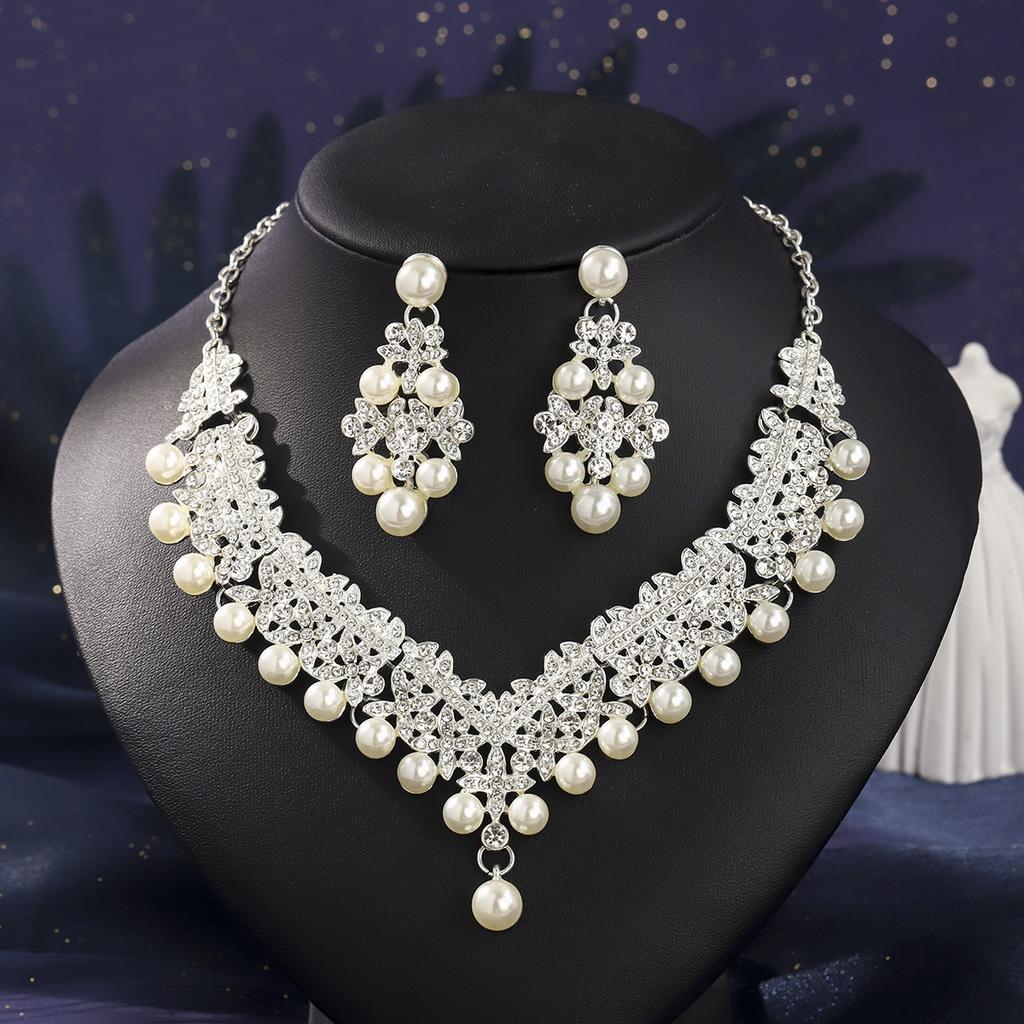 European and American Retro Necklace Earrings Set Bridal Wedding Banquet Dress Accessories Exaggerated Luxury Ruby Two-piece Set 2026