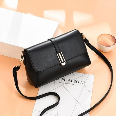 Sac à bandoulière tendance tempérament pour femmes Sac à bandoulière tendance d'âge moyen Sac carré petit simple pour femmes