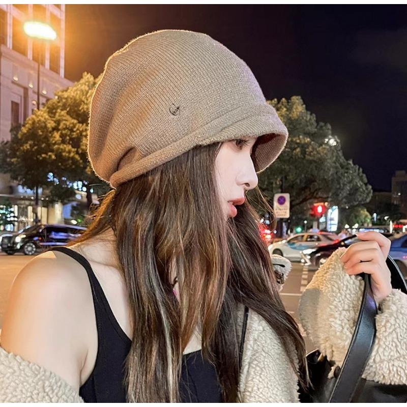 

Pile hats versatile knitted wool hats thickened and velvet small hats for autumn and winter women s warm confinement hats M（56-58cm） хакі