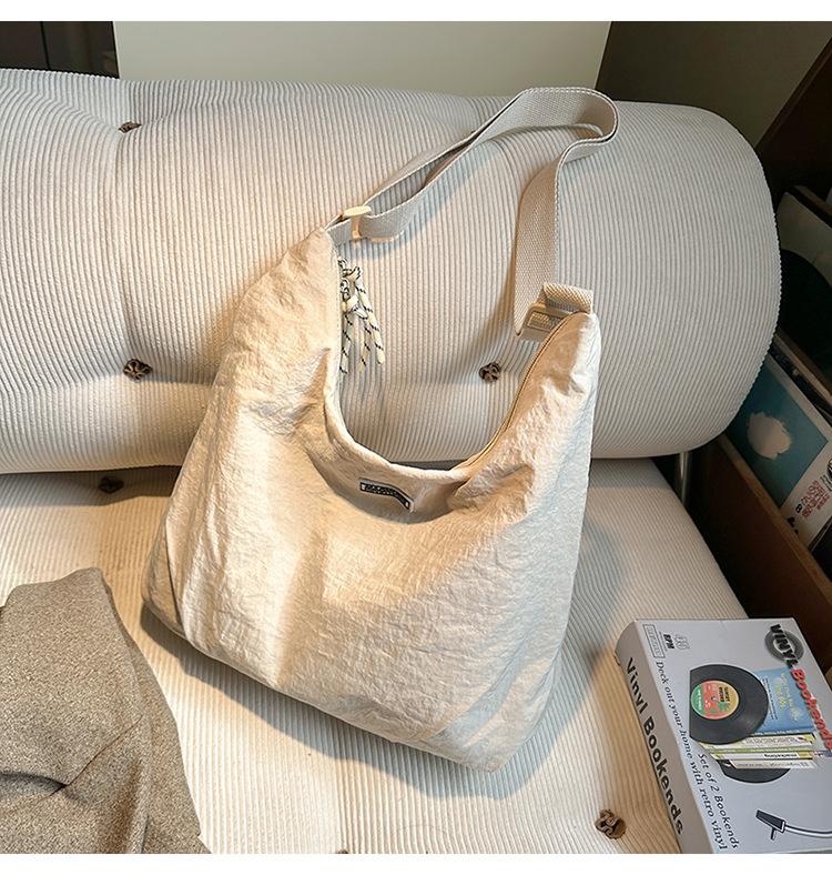 Nylon cloth bag women's large capacity 2025 new niche shoulder messenger bag high-end dumpling bag