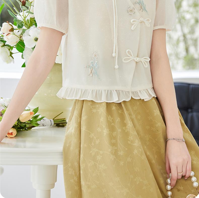 New Chinese style buckle V-neck embroidered pearl fabric hem with ruffle edge for age reducing, lightweight and breathable short sleeved shirt