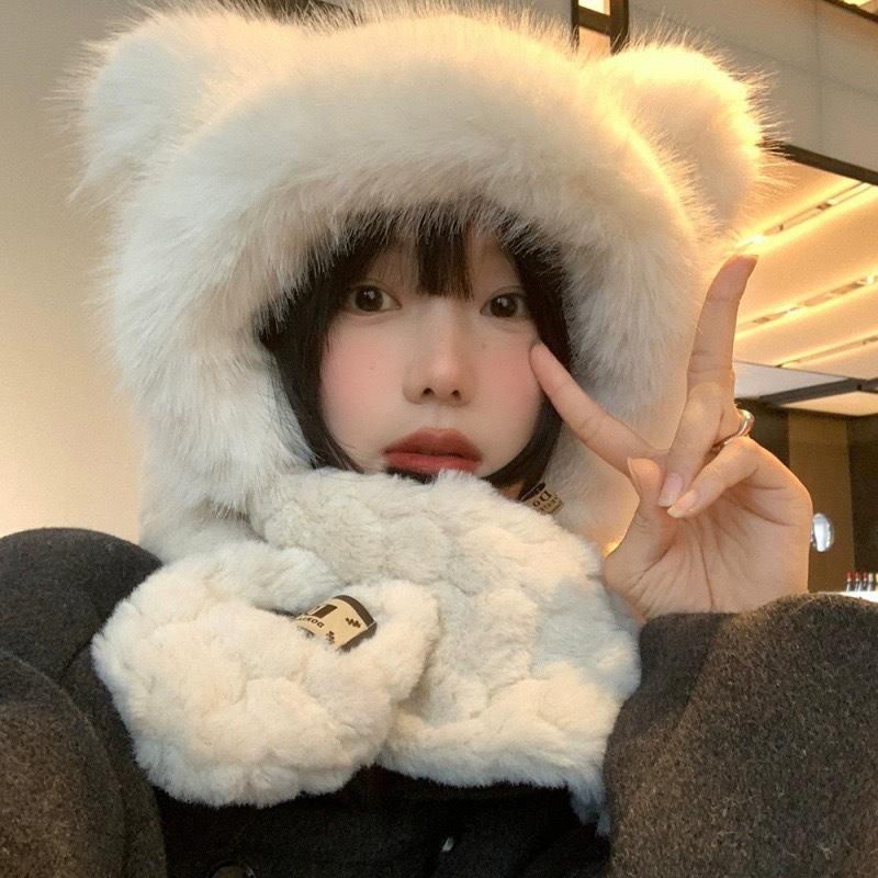 "2024 Bear Plush Hat & Scarf Set – Cute Winter Cycling Warmth"