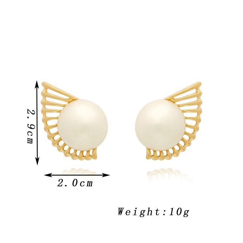 

Белые круглые серьги с имитацией жемчуга для женщин, золотистые полые металлические серьги-гвоздики сбоку, свадебные модные украшения для вечеринок