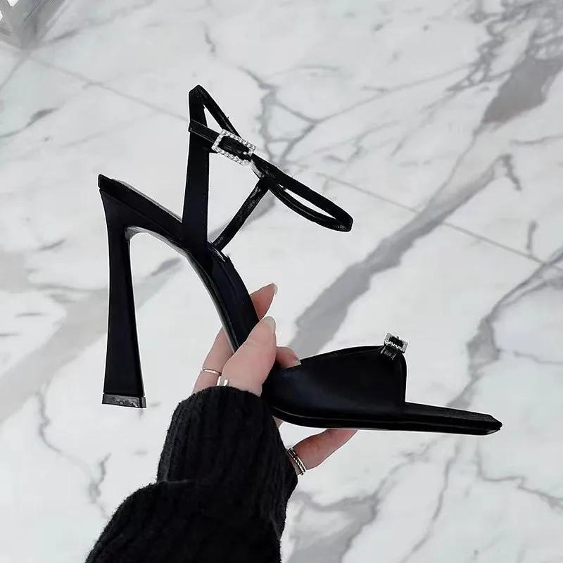 Fashion 2025 Star Style Crystal Satin Strap Buckle Women Gladiator Sandals Fashion Square Toe Thin High Heels Female Party Dress Shoes