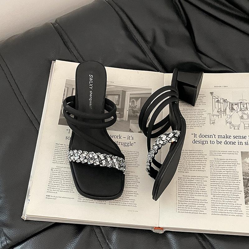 

Модное и универсальное чувство дизайна, сандалии на толстом каблуке с ремешком-цепочкой и стразами, женские летние 2025, новые, два варианта носки, открытые прохладные шлепанцы 35