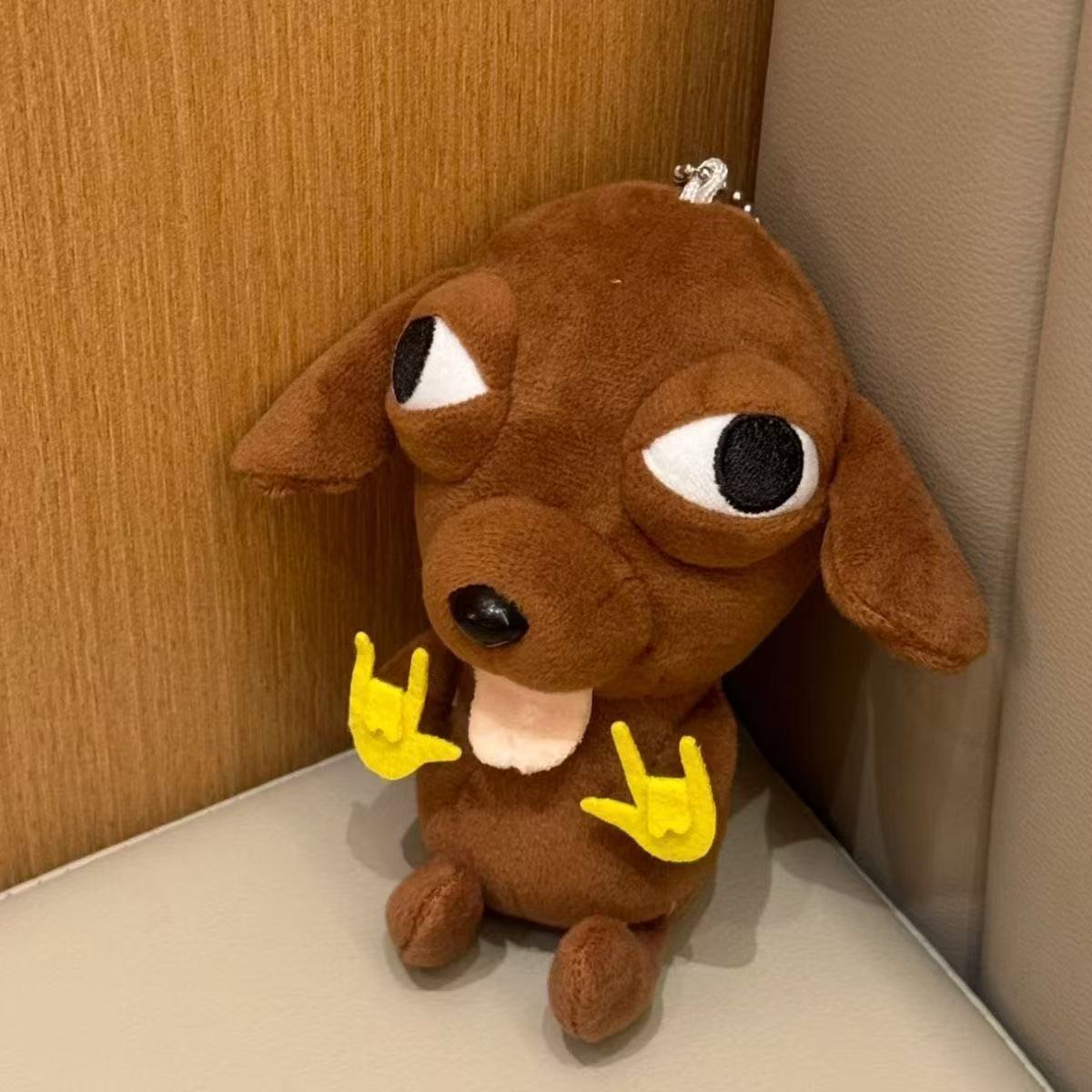 

Chihuahua Plush Figurine – Cute Dog Collectible for Pet Lovers, Backpack Charm for Adults, Desk Decoration Gift