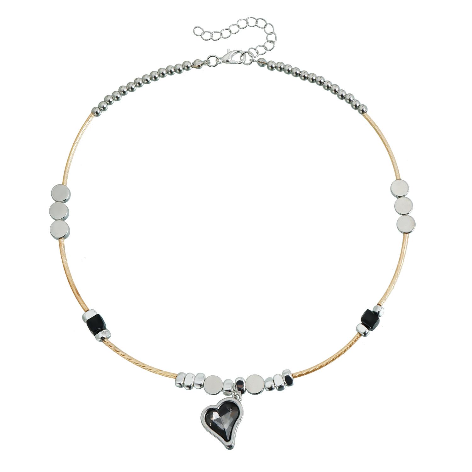 Black diamond special-shaped love pendant necklace ins wind gold and silver contrasting colors sweet cool wind collarbone chain