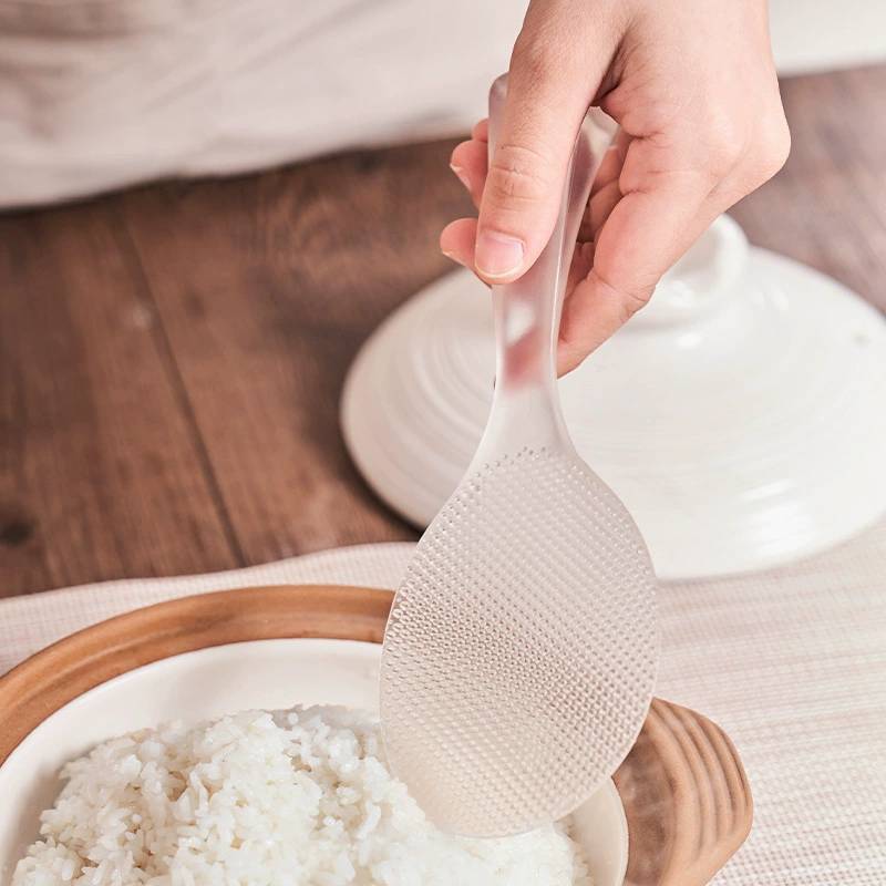 Cucchiaio da cucina minimalista moderno con resistenza alle alte temperature per uso domestico