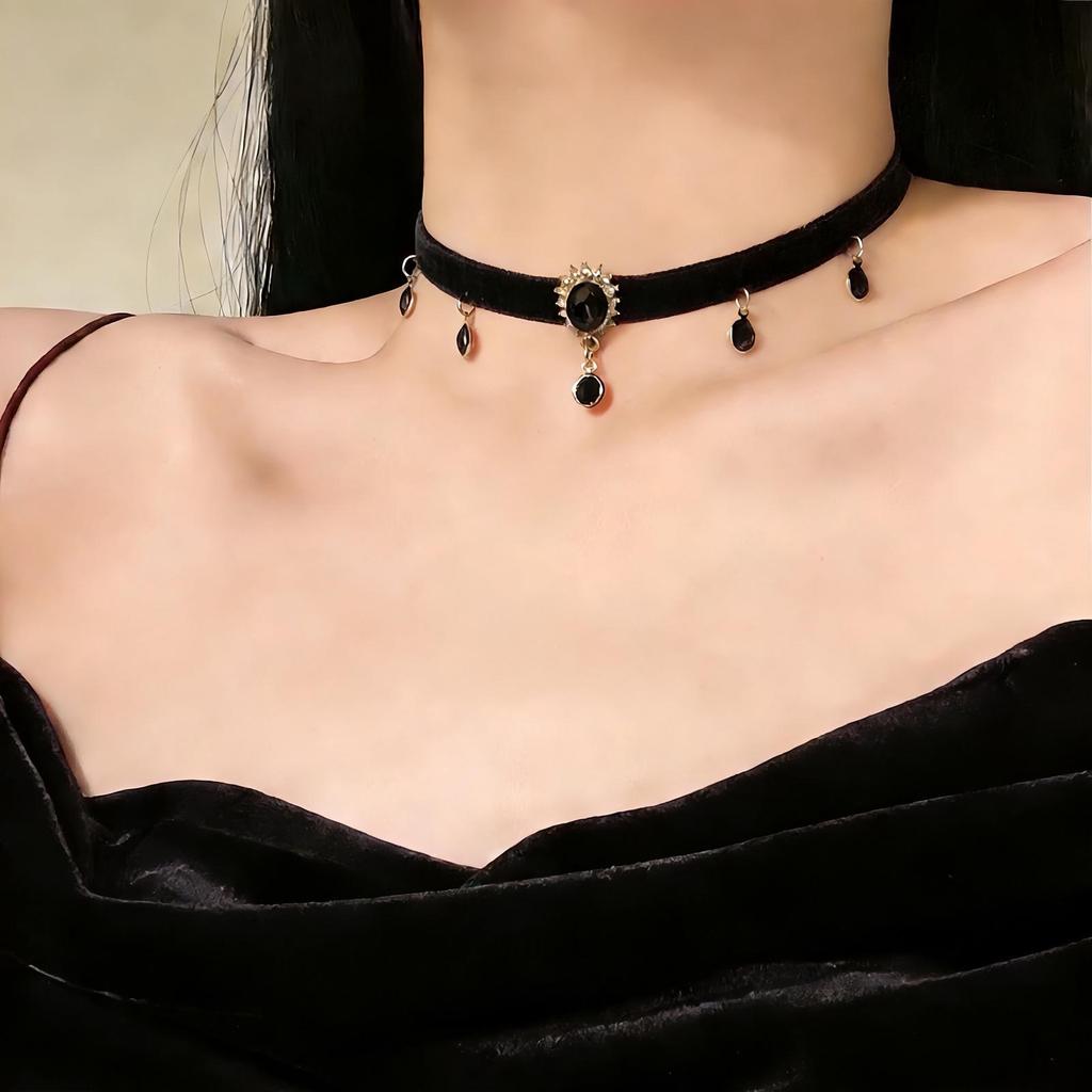 Collana Choker Elegante da Donna Rosso Vino con Cristalli - Accessorio per Capodanno e Natale
