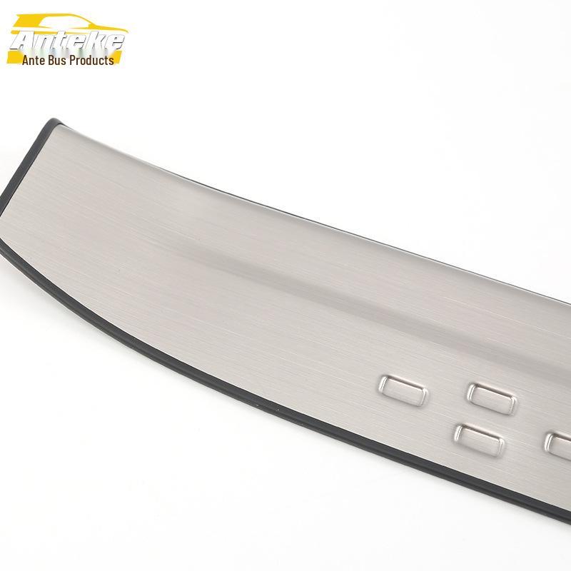 Trwałe listwy progowe ze stali nierdzewnej odporne na zarysowania do Sylphy