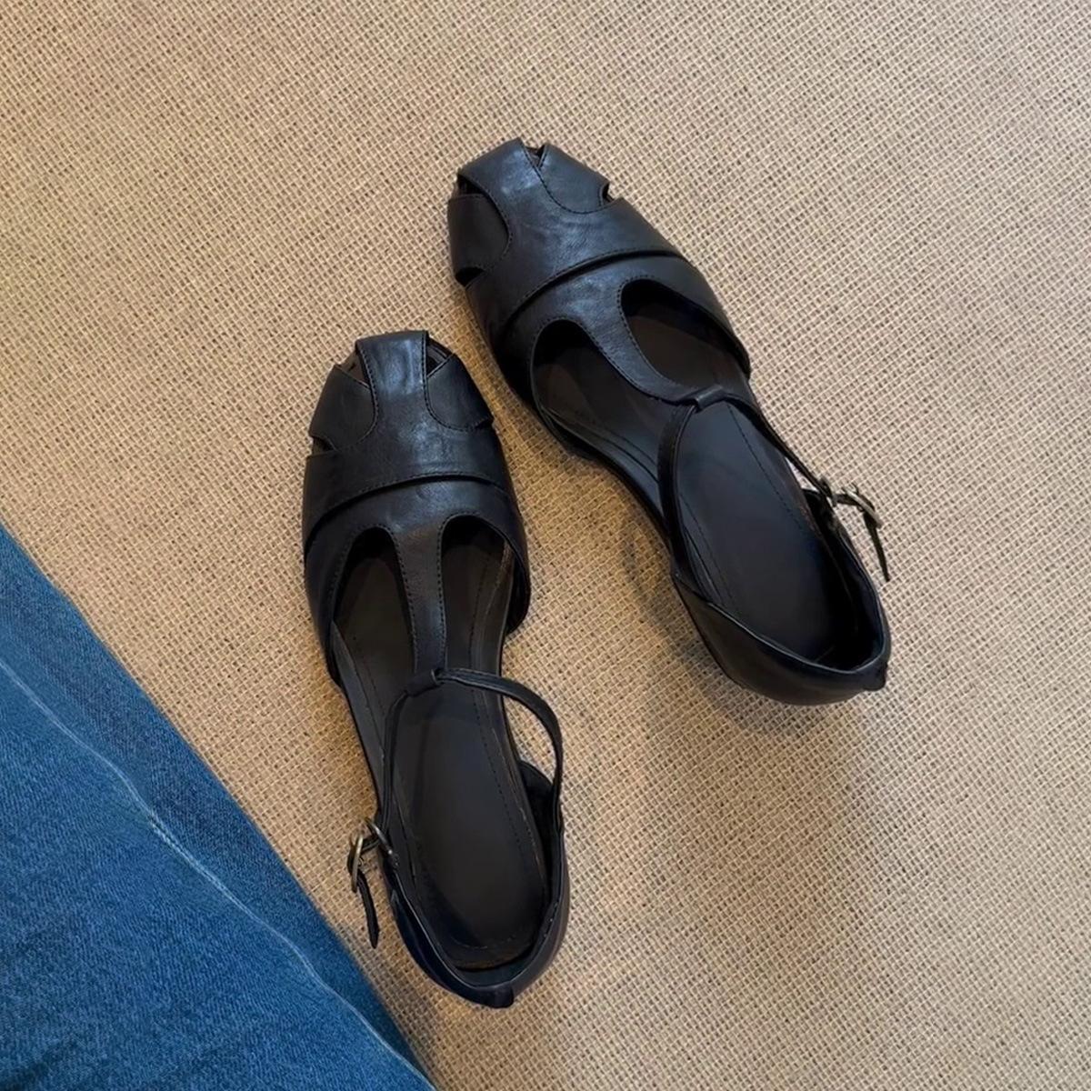 

Retro hollow bag head sandals women s one-word buckle strap thick heel versatile round head sandals pig cage shoes 40 чорний