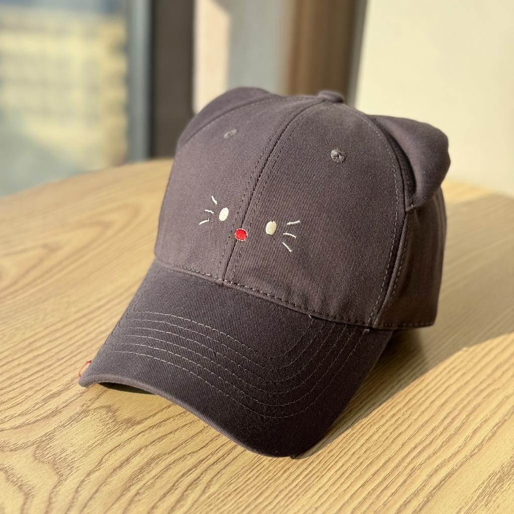 Cute cartoon kitten hard-brim baseball cap for women, sweet girl style, versatile, wide brim, makes the face look smaller, cartoon hat