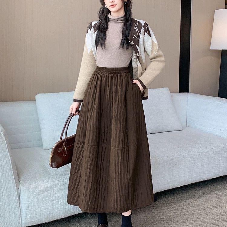 Retro Quilted French-Inspired Midi Skirt: Slim-Fit, Versatile Women’s Fashion 2025