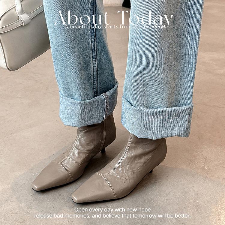 2025 inside and outside full leather small short boots thin heel square head side zipper sheepskin low heel short boots lamb fur boots tide