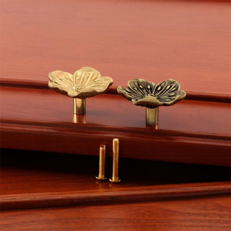 Brasses Flower Cabinet Pattern Knob Kitchen Cabinet Door Handle For Elegant Furniture Hardware Suitable For Humid Environment