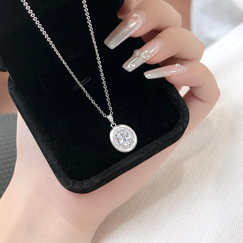 

Vintage-inspired 925 sterling silver necklace with matte finish and oval design – a touch of chic for the modern woman Tl014056 sterling silver