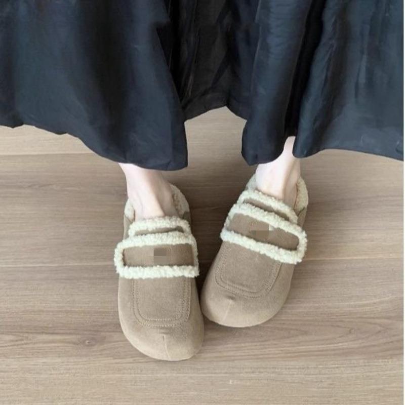 A Lazy Person Wears Thick-soled Women's Shoes with A Half-slipper Toe and Fleece Slippers on Top