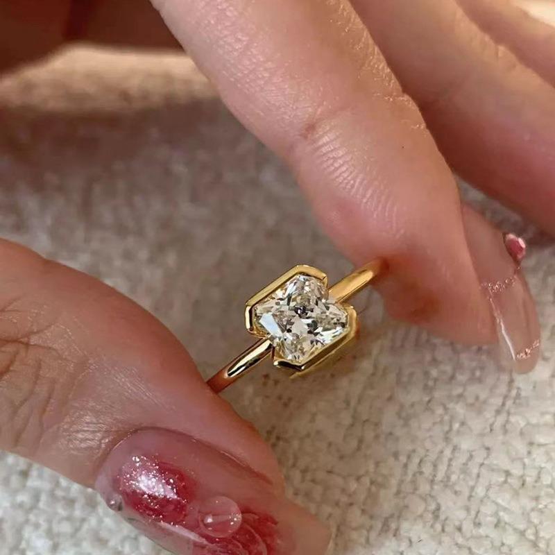 Anillo Liso de Diamantes Para Mujer, Con un Diseño de Lujo Ligero y Nicho, Anillo Versátil para el Dedo Índice, Sensación de Alta Gama, Exquisita Abertura de Anillo Ajustable