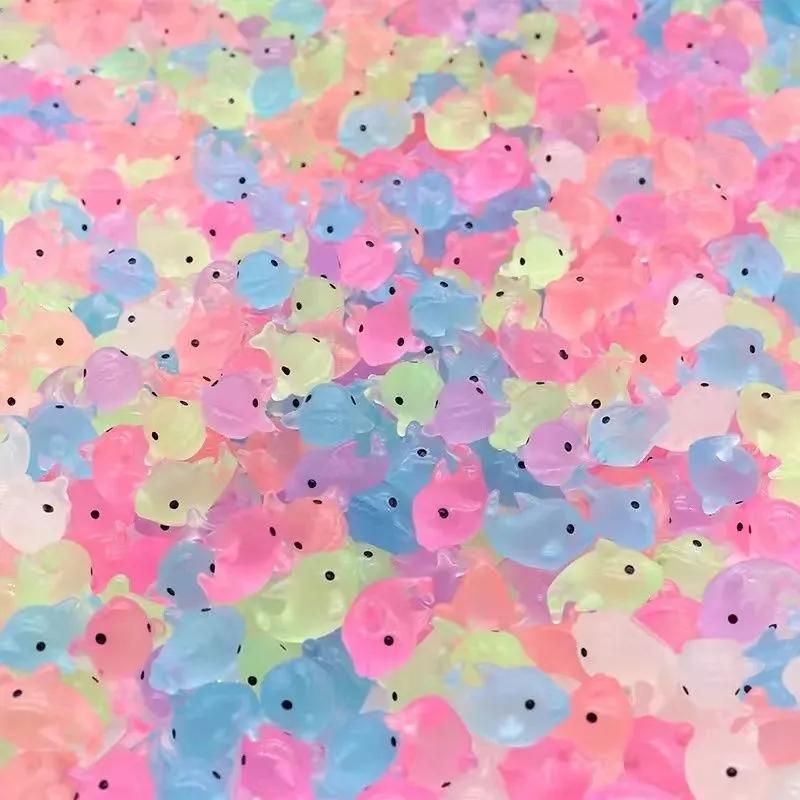 

10 шт., мультяшные мини-светящиеся миниатюры дельфина, орнамент животного, мини-фигурка, сказочное украшение для сада, мох, террариум, микропейзаж 2.4x1.4cm разноцветный