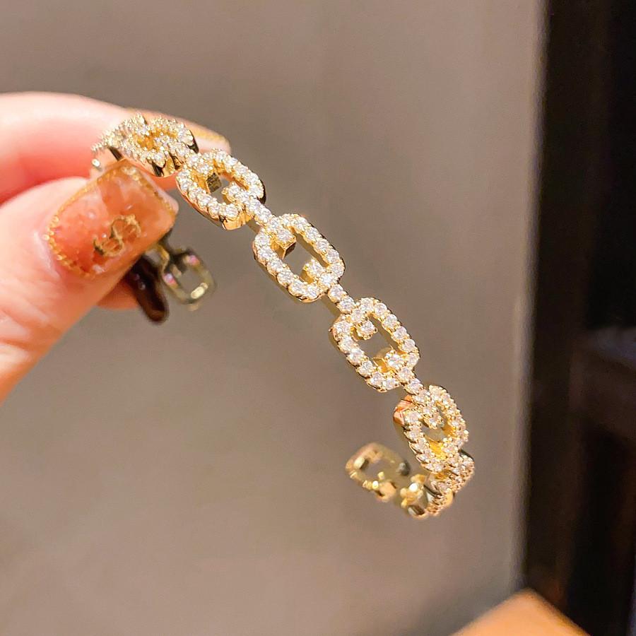 Fashion Copper Zircon Chain Bracelet With Round Elements For Stylish Women