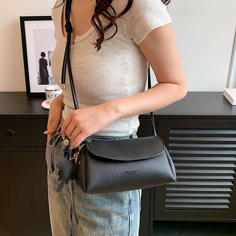 New Cute PU Leather Shoulder Bag with Elephant Pendant Fashionable Solid Color Crossbody Bags Popular Handbag Women's Bags