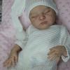 BZDOLL 50cm 20inch Weichvinyl Schlafendes Baby Reborn-Puppe mit 3D-bemalter Haut, Sichtbaren Adern und Stoffkörper Spielzeug für Mädchen Kinder Neugeborenen-Geschenk