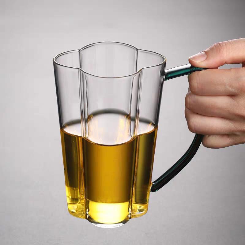 High-Capacity Heat-Resistant Four-Leaf Clover Glass Tea Cup, Borosilicate, Simple Transparent Design