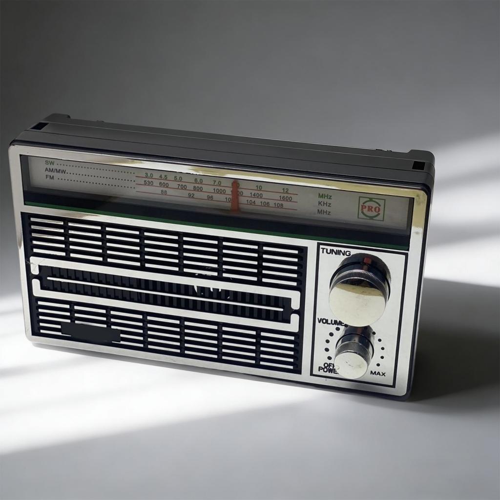 High Fidelitys Sound AM FM Radio for Adults Offering Nostalgic Aesthetic Effortless Operation and Multiple Power Sources