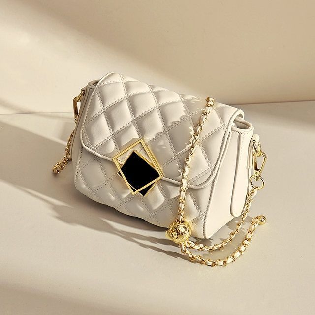 

Xiaoxiangfeng diamond bag summer new high-end shoulder bag Internet celebrity messenger bag chain summer black білий