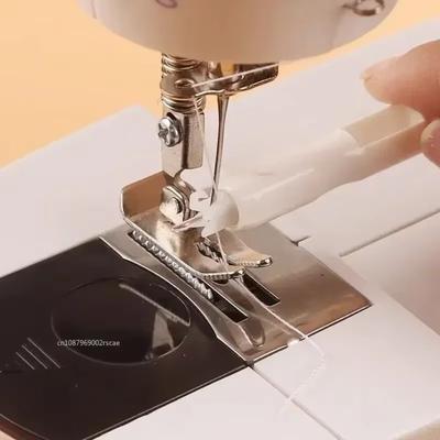1/2 Stück Handarbeits-Automatischer Nadel-Einfädler Plastikgriff Stichausstecher Schneller Näh-Einfädler DIY Einfädelwerkzeug