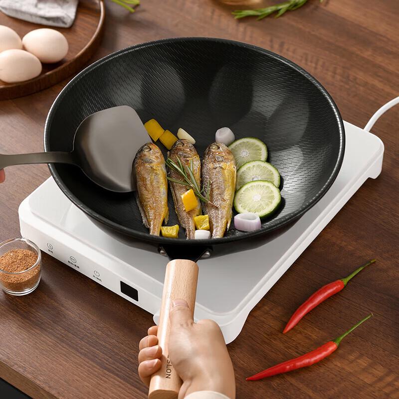 DESLON DFS-C834 Forged Cast Iron Wok