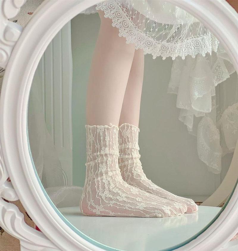 Women's Harajuku Ultra-thin Transparent Floral Lace Socks Sweet Mesh Fishnet Socks Soft Summer Japanese Style Middle Tube Socks