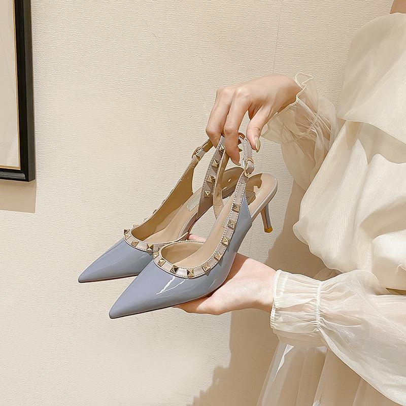 Ladies heels pointed head with Warren rivet high heels, sandals are versatile